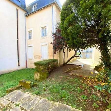 Cote Cour - - La Conciergerie. דירה