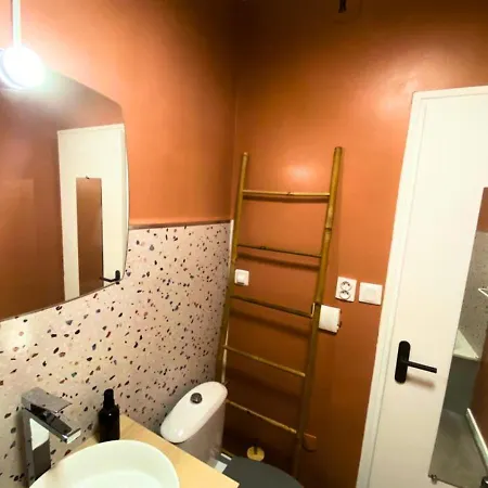 Cote Cour - - La Conciergerie. פואטייה