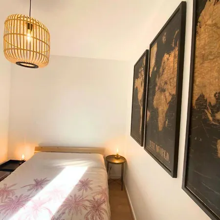 Cote Cour - - La Conciergerie. דירה *